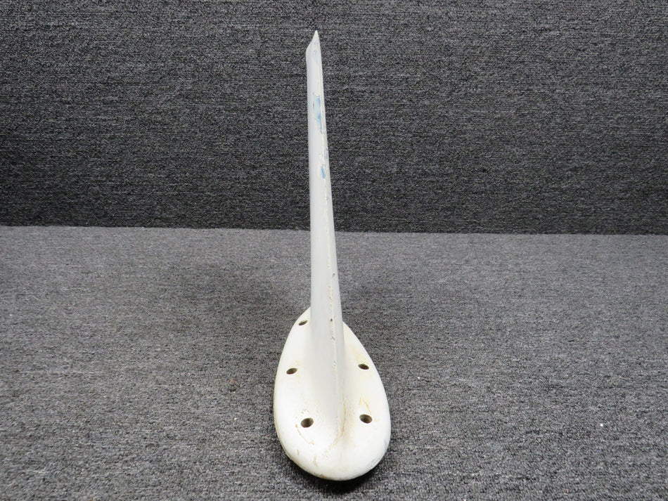 VC10-126 Communications Antenna (Worn Paint)