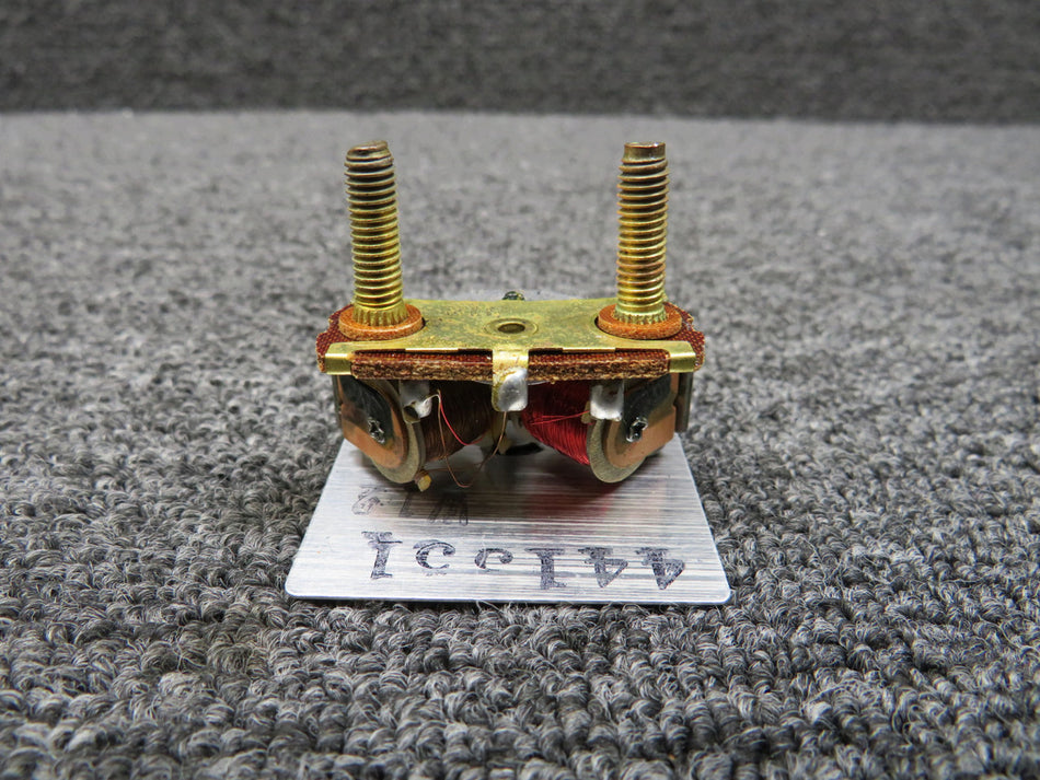 819475 Stewart-Warner Right Tips Fuel Quantity Indicator