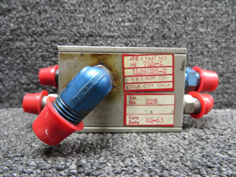HE744-1 (Alt: 1426028-2) H and E Fuel Selector Valve Assembly
