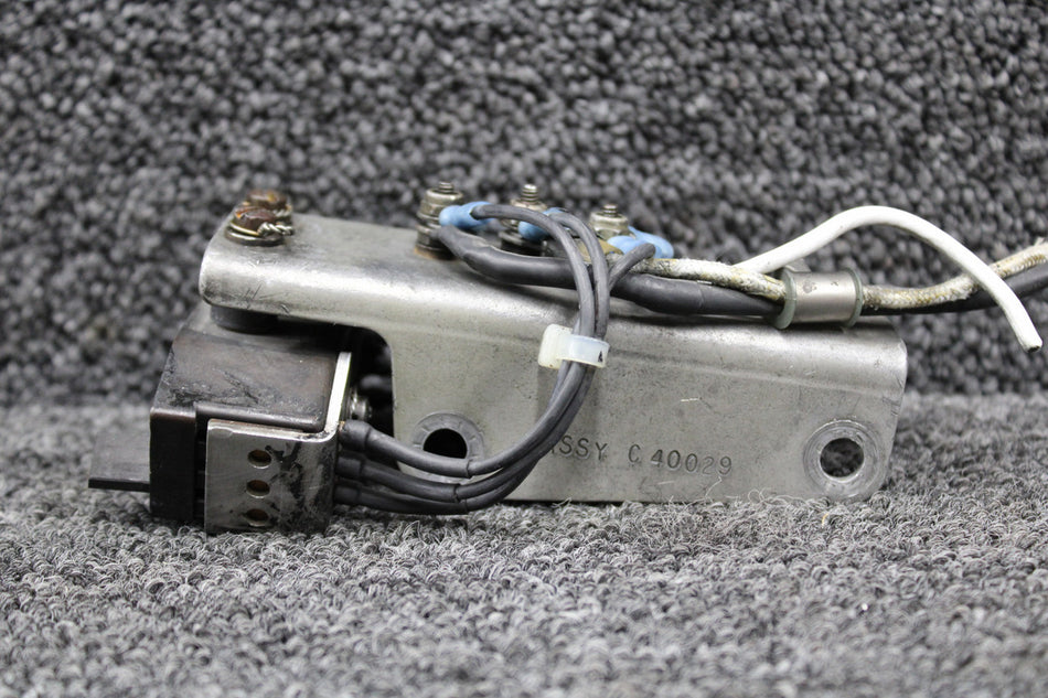 C40010, C40029 Cessna 401 Propeller Brush Block Assembly with Bracket