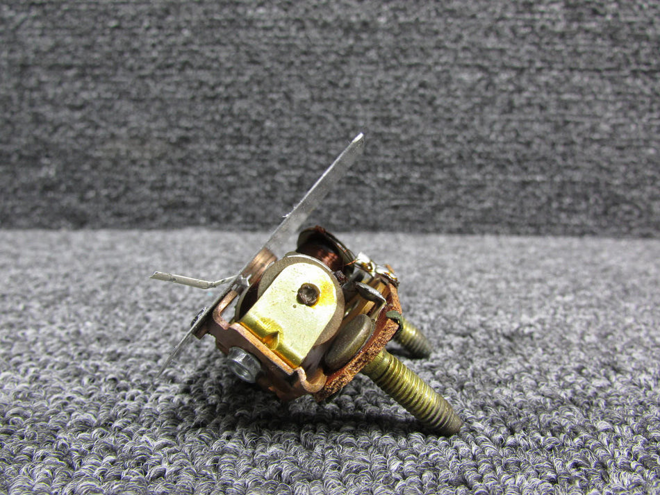 Stewart-Warner 815699 Stewart-Warner Left Fuel Tank Indicator (Worn Face, Broken Needle) (Core)