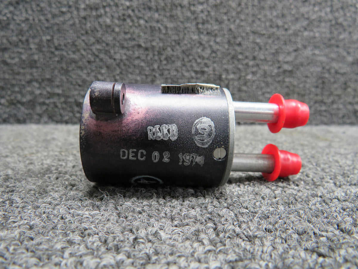UMA 3-310-5 UMA Inc. Gyro Suction Indicator (Cloudy Screen)