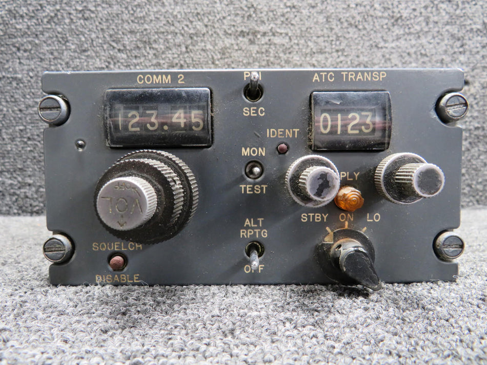 Learjet LearJet 24D Transponder and DME Unit