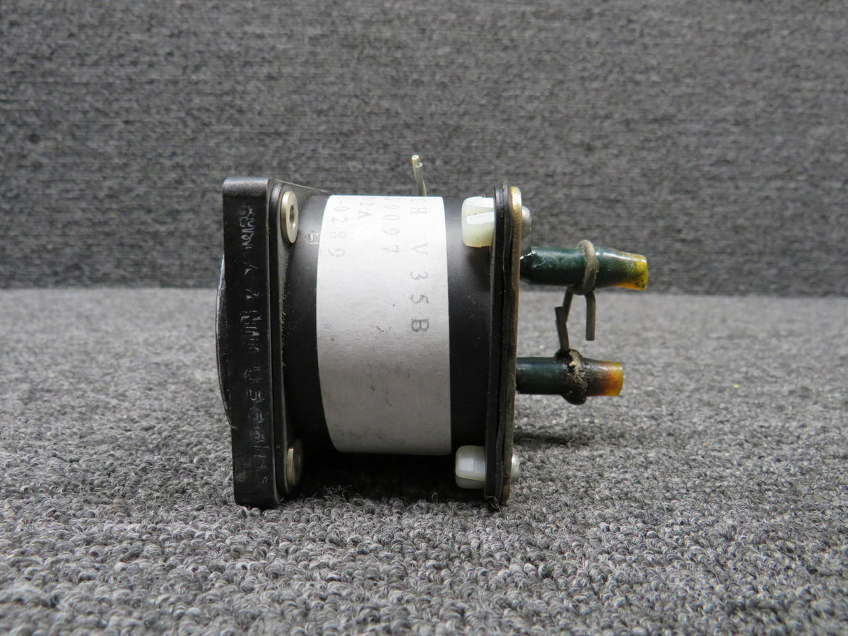 Airborne 1G9-31 Airborne Gyro Pressure Indicator, Lighted (Worn Inner Face)