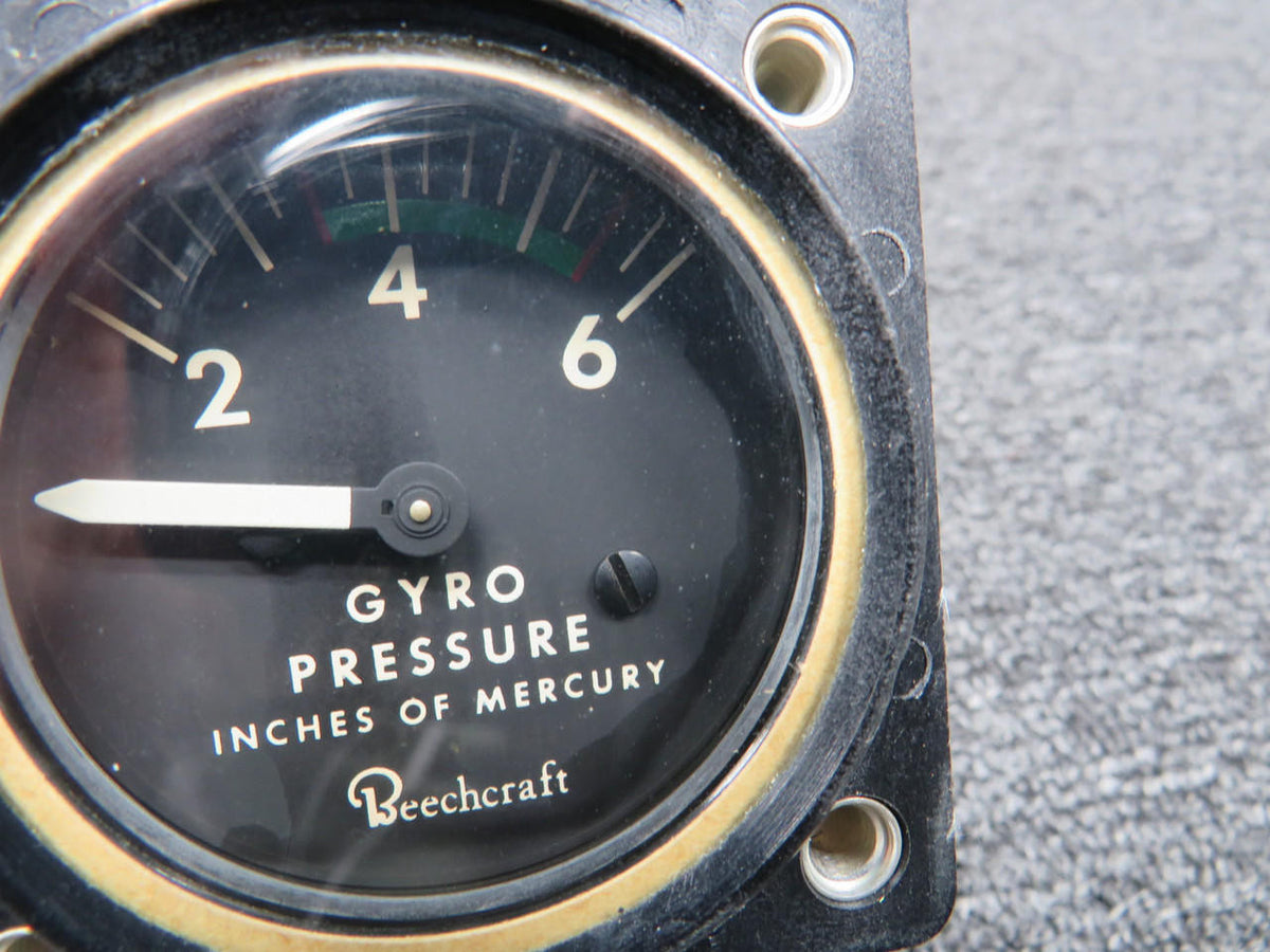 Airborne 1G9-31 Airborne Gyro Pressure Indicator, Lighted (Worn Inner Face)