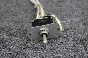 8860K4 (Alt: MS25201-4) Cutler Hammer 3 Position Toggle Switch