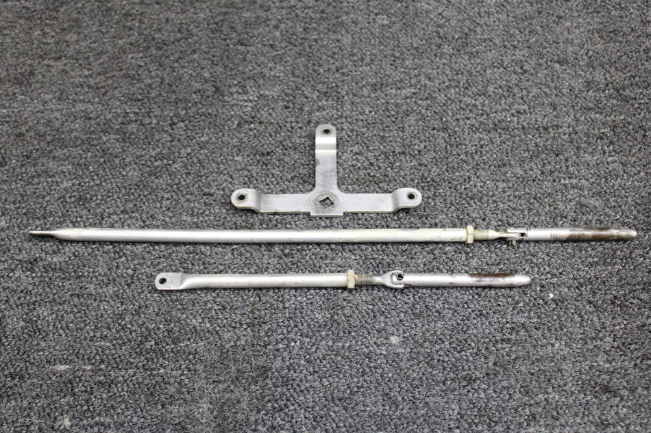DY1498 Beech A56TC Baggage Door Rods with Locks and Spindle Assembly