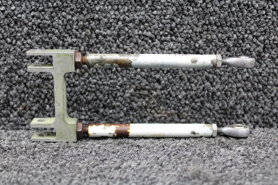82997-002, 82998-002 Piper PA46-310P Elevator Trim Yoke with Rods