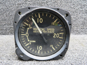 7000P (Alt: CA-52-1A) United Instruments Vertical Speed Indicator