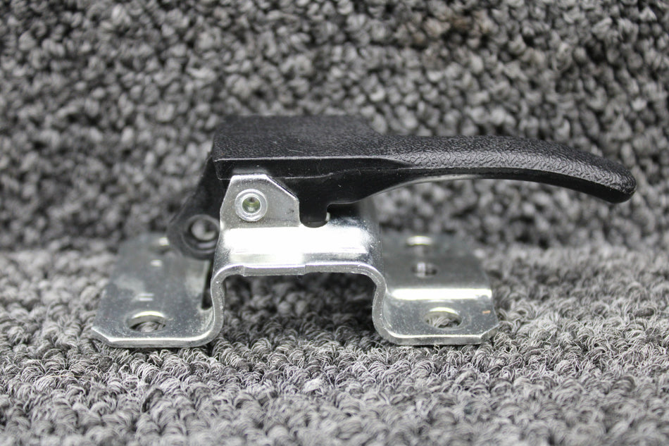 464-142 Piper PA32R-31T Aft Cabin Door Interior Handle with Bracket