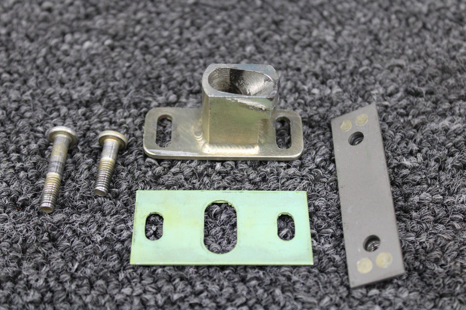 100587-047 Piper PA32R-301T Cabin Door Latch Plate Assembly