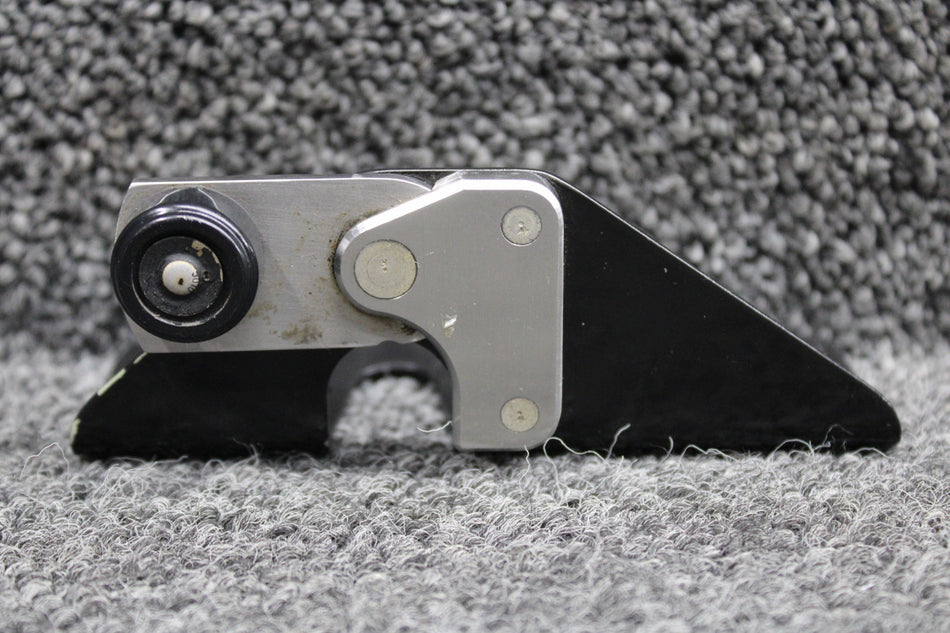 0991905-56, 0991905-50 Cessna 162 Cabin Door Retainer RH with Handle and Housing