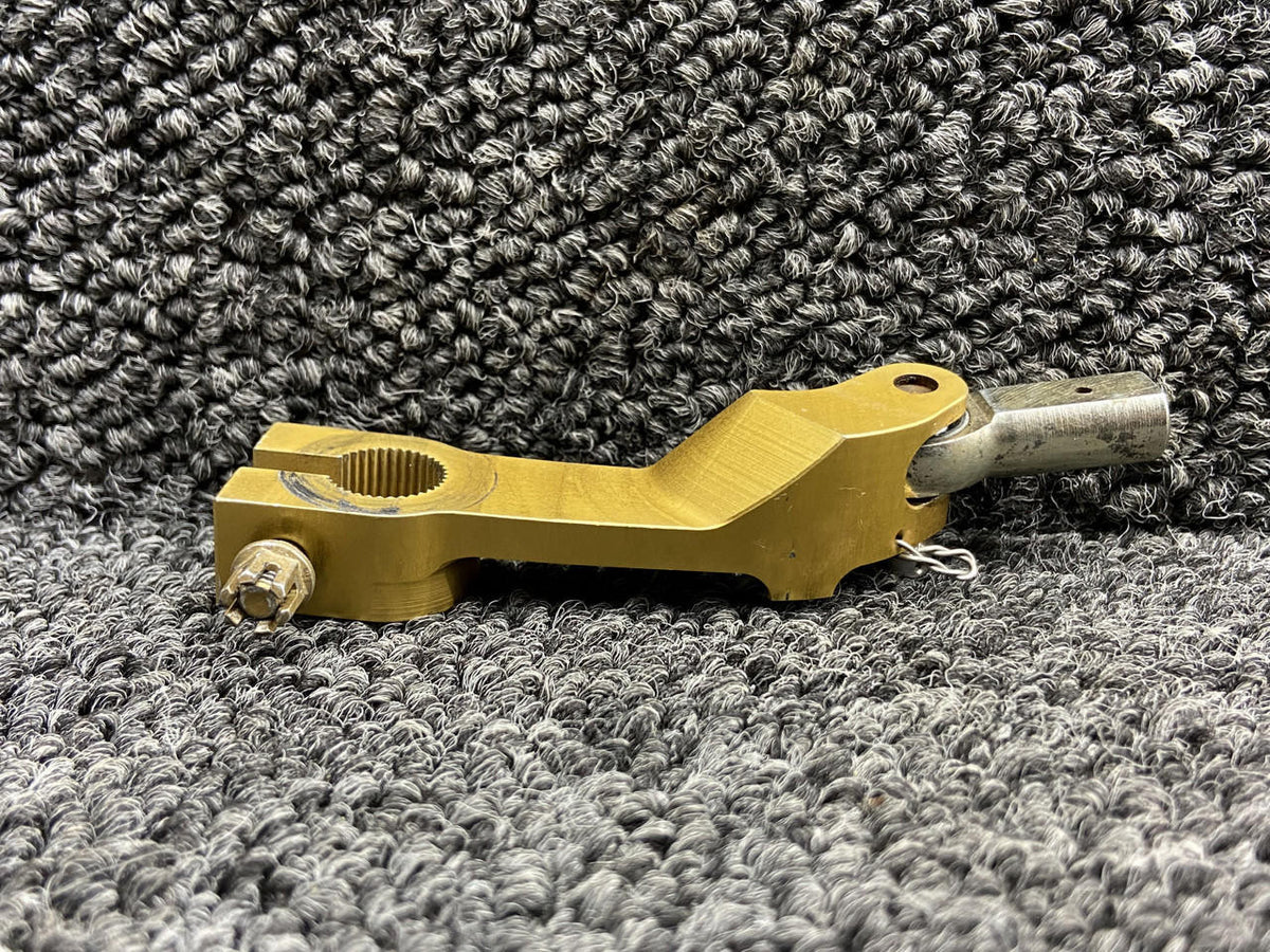 Kodiak 100-172-2061 Kodiak 100 FOD Door Lever Inertial Separator Arm