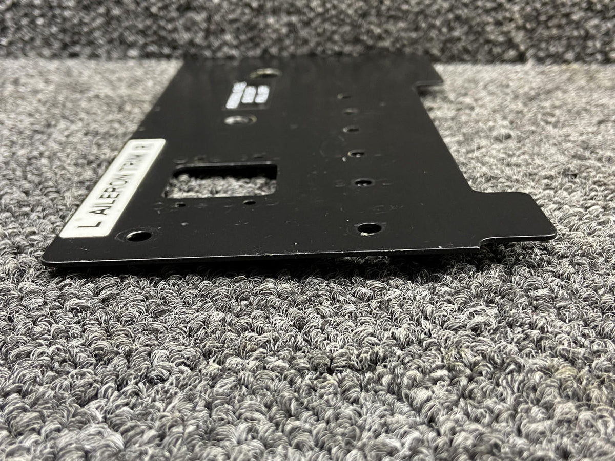 Kodiak 100-210-5120-D01 Kodiak 100 Forward Pedestal Quadrant Cover Plate