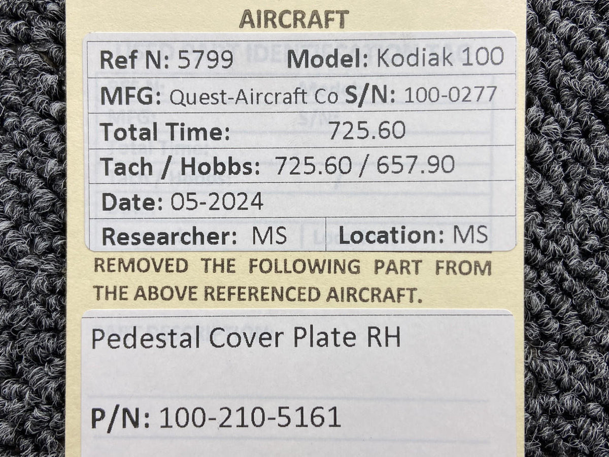 Kodiak 100-210-5161 Kodiak 100 Pedestal Cover Plate RH