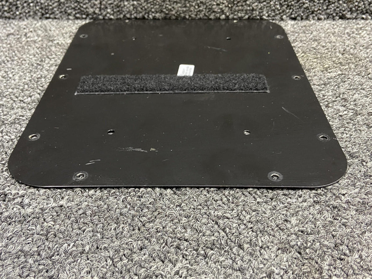Kodiak 100-210-5161 Kodiak 100 Pedestal Cover Plate RH