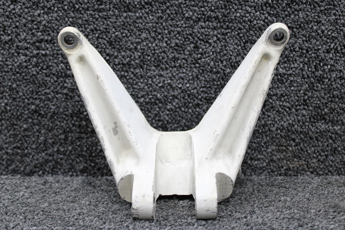 Cessna Aircraft Parts 2443001-3 Cessna 172RG Nose Gear Actuator Fitting