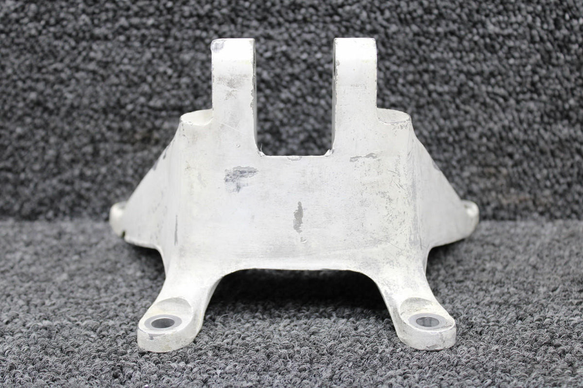 Cessna Aircraft Parts 2443001-3 Cessna 172RG Nose Gear Actuator Fitting