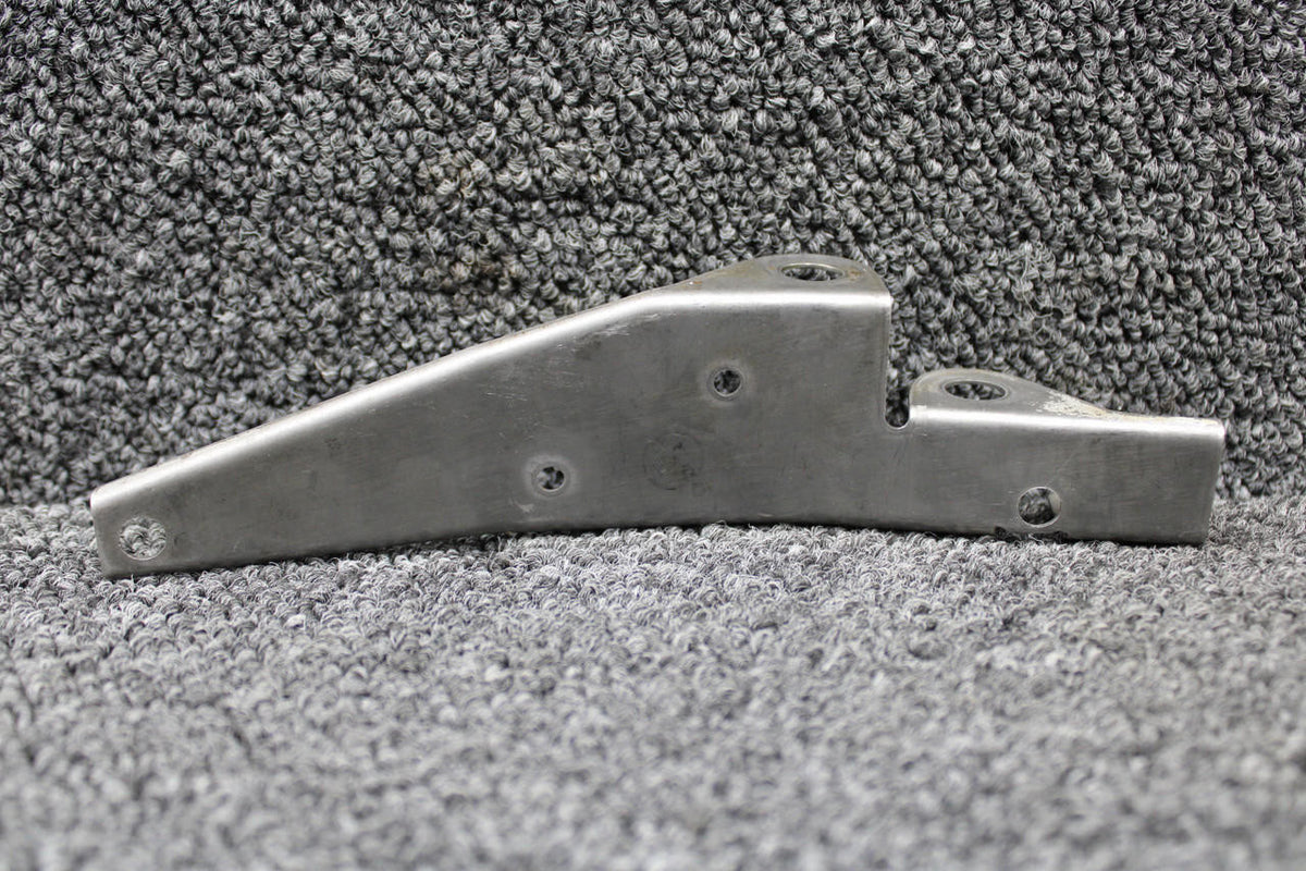 Cessna Aircraft Parts 6241108-34 Cessna 650 Landing Gear Brake Line Bracket Upper