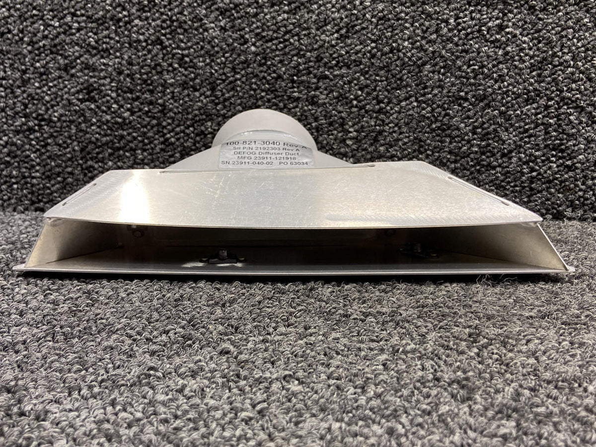 Kodiak 100-821-5210-D01, 100-821-3040 Kodiak 100 Defog Diffuser Assy LH w Stub