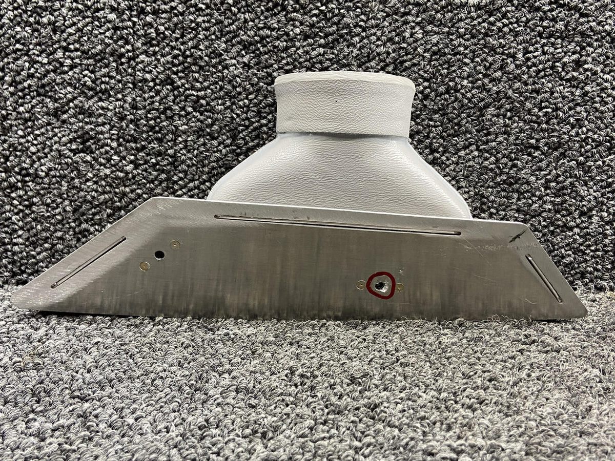 Kodiak 100-821-5210-D01, 100-821-3040 Kodiak 100 Defog Diffuser Assy LH w Stub