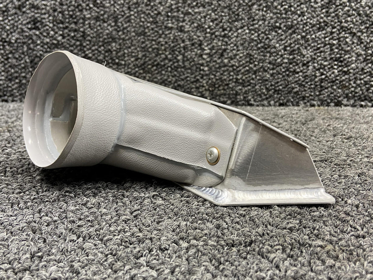 Kodiak 100-821-5210-D01, 100-821-3040 Kodiak 100 Defog Diffuser Assy LH w Stub