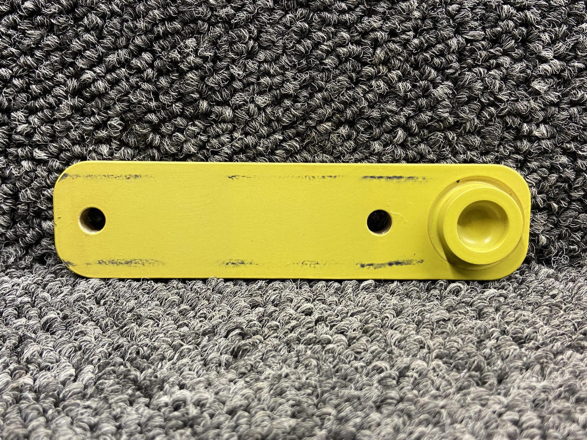 Kodiak 100-617-0035 Kodiak 100 Inboard Rudder Pedal Mount
