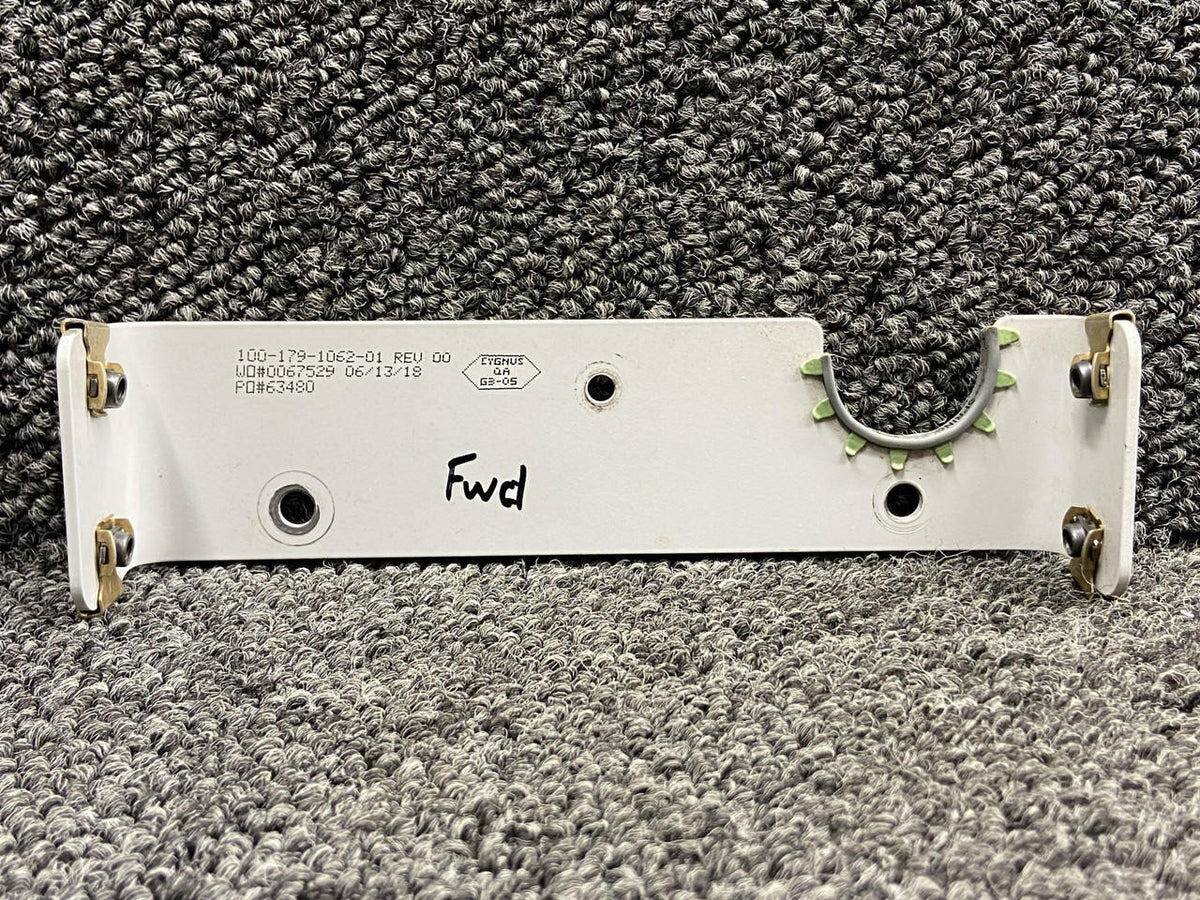 Kodiak 100-179-1062-01 Kodiak 100 Oil Cooler Mounting End Plate