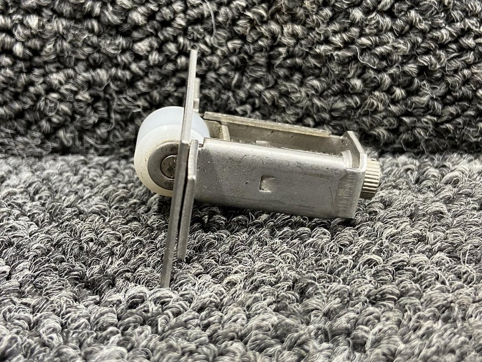 Kodiak 8040A21 Kodiak 100 Crew Door Catch Roller Assembly