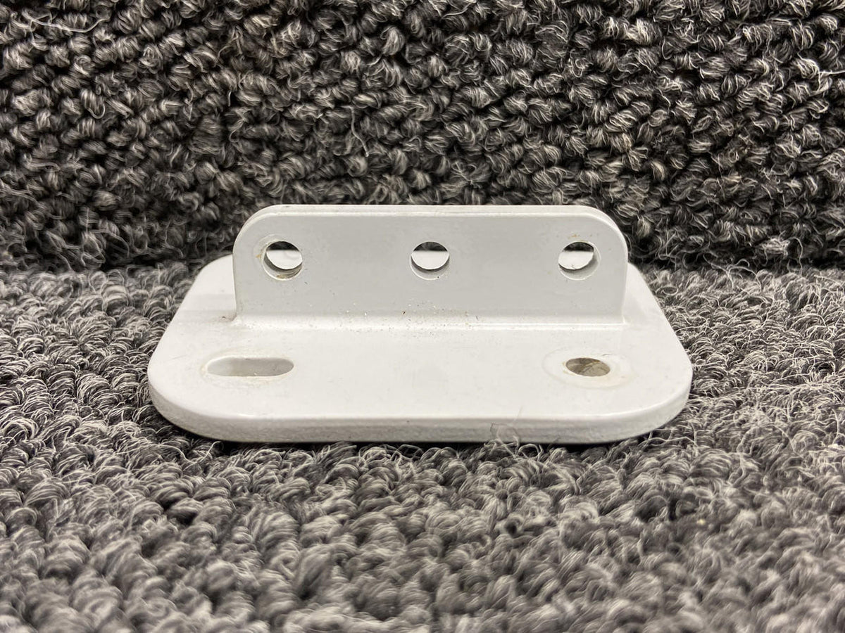 Kodiak 100-171-4104 Kodiak 100 Cowl Door Hinge Bracket LH, RH