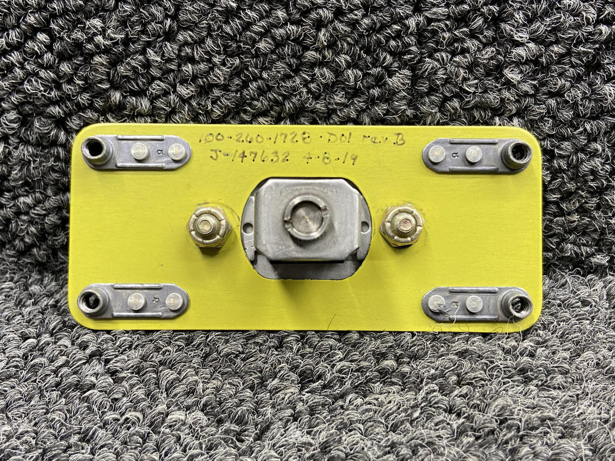 Kodiak 8040A21, 100-260-1728-D01 Kodiak 100 Cowl Door Roller Catch w Bracket