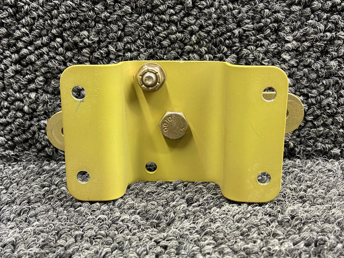 Kodiak 100-260-1713 Kodiak 100 Cowl Door Latch Pivot w Arm