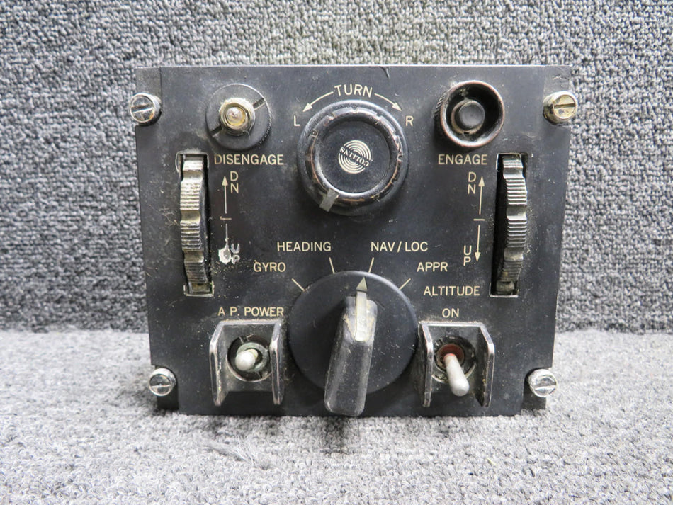 Collins 522-4017-003 Collins 614E-2G Pedestal Controller (Broken Light) (Worn Face)
