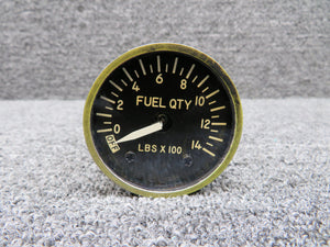 267-957-001 (Alt: 9910456-1) Gull Airborne Fuel Quantity Indicator (Worn Paint)