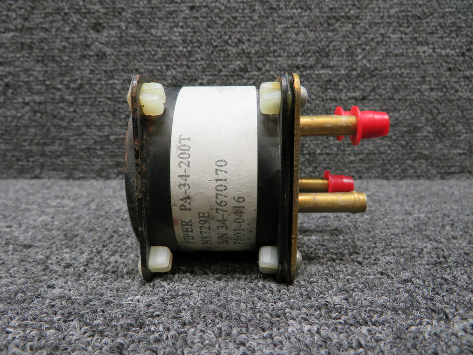 1G4-4 Airborne Gyro Pressure Indicator (Rusted Casing)