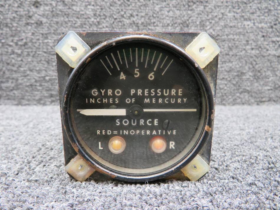 1G4-4 Airborne Gyro Pressure Indicator (Rusted Casing)