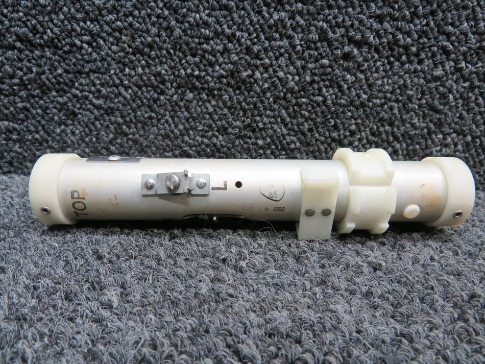 020-924-002 (Alt: 9910082-17) Gull Airborne Tank Unit Fuel Quantity