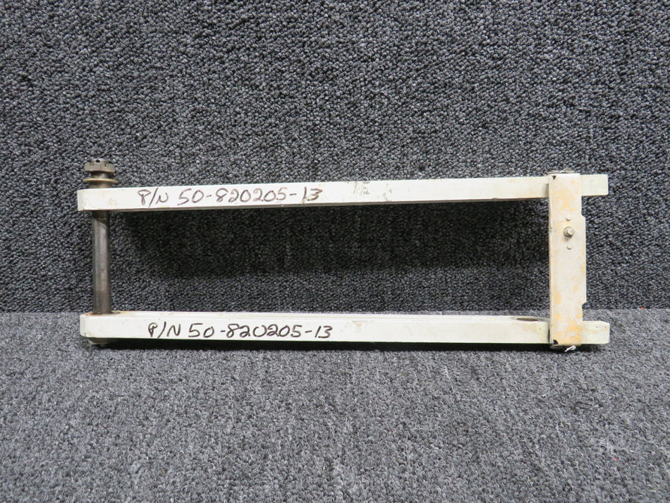 50-820205-13 Beech Nose Gear Drag Leg Assembly (Worn Legs and Bracket)