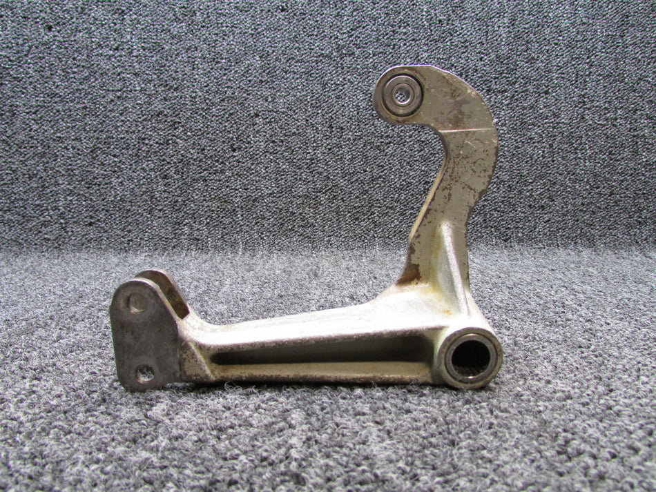 0841106-1 (Cast: 0841106-487) Cessna Main Gear Retract Idler Bellcrank LH