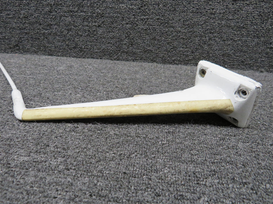 16040 Lockheed Jetstar II Antenna (Cracked Antenna and Connector) (Core)