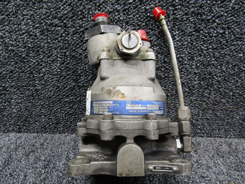 384925 Vickers PV3-044-26 Hydraulic Pump Unit (2000 PSI)