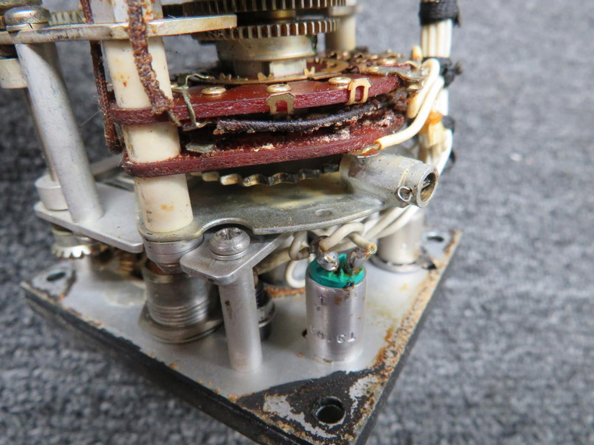 Does Not Apply VHF Nav-2 Controller Unit (Corroded) (Core)