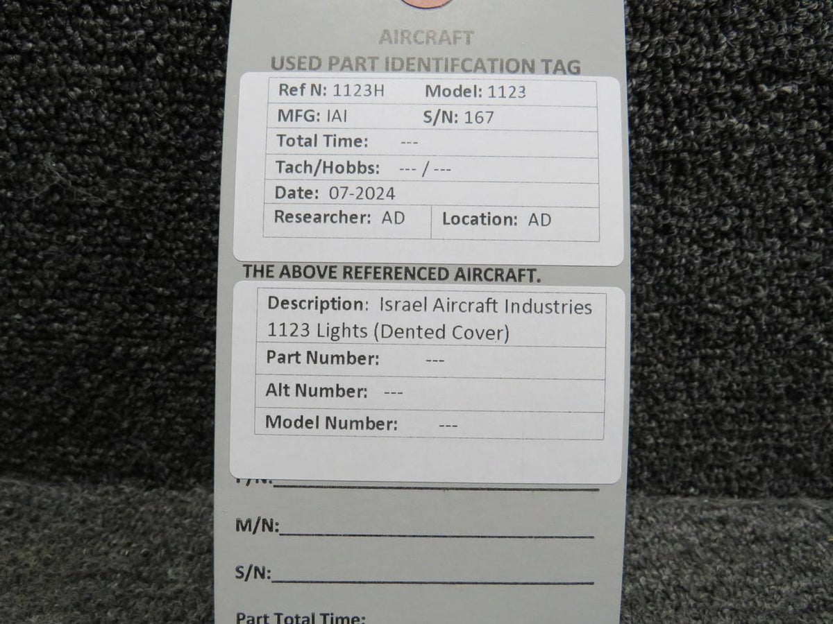 Israel Aircraft Industries 1123 Lights (Dented Cover)
