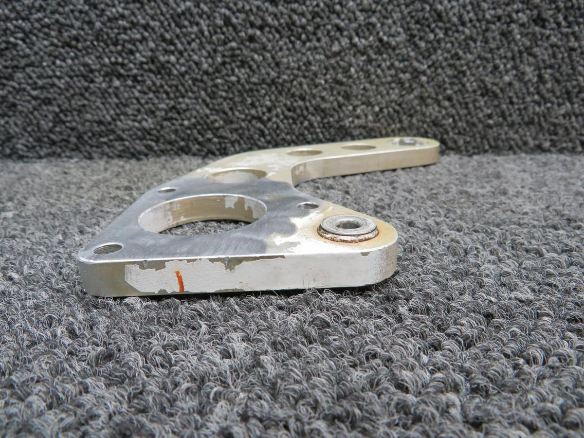 Cessna Aircraft Parts 0760676-2 Cessna 182S Elevator Arm Assembly (Edges Worn)