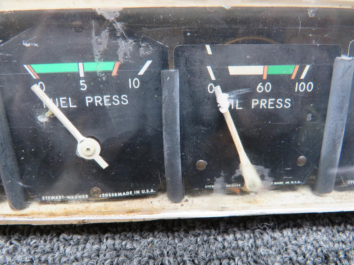 Stewart-Warner 819478, 819481, 820338 Stewart-Warner Fuel and Oil Engine Indicator Cluster