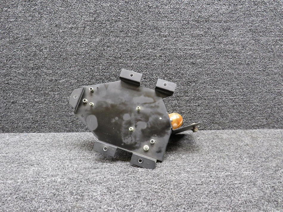Hoskins 30-0005 Hoskins Whelen Strobe Light Assembly w Bracket (Cracked Shell) (Core)
