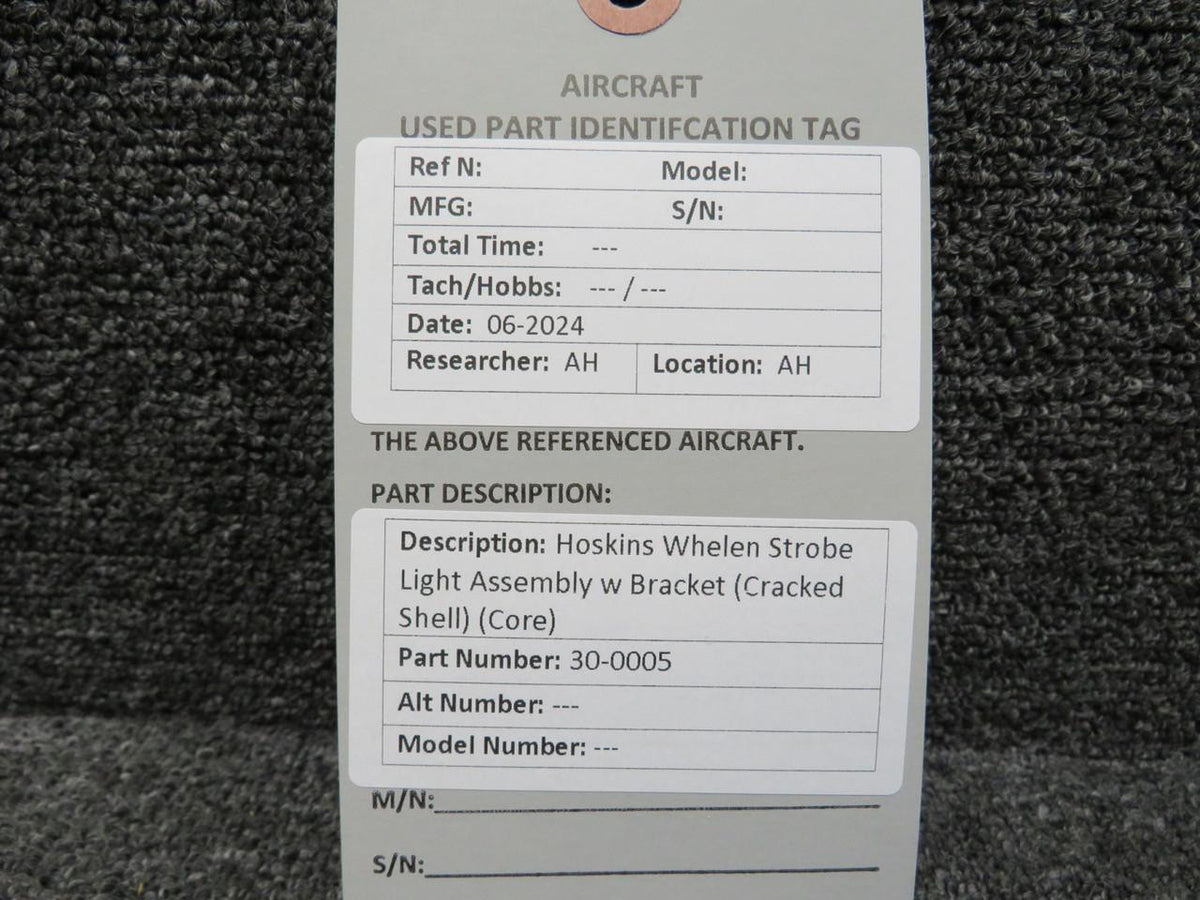Hoskins 30-0005 Hoskins Whelen Strobe Light Assembly w Bracket (Cracked Shell) (Core)