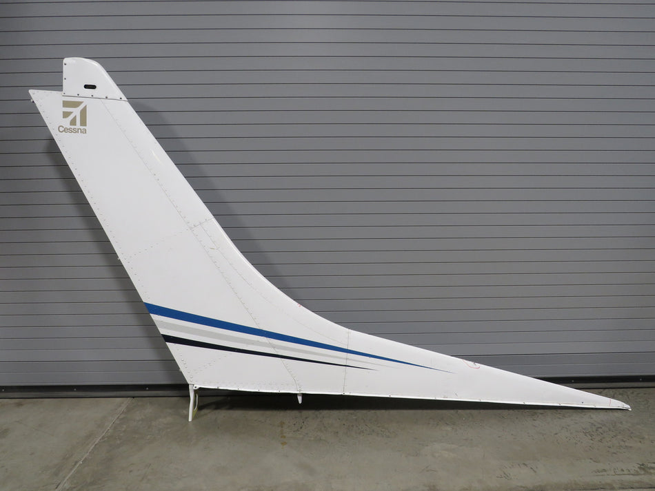1231057-22 Cessna 182S Vertical Fin Assembly (Damaged Needs Repair)
