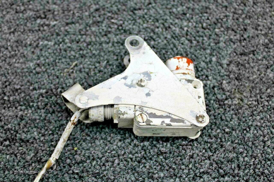 0842000-74, 2VB1 Cessna Bracket Nose Gear Retract with Switch