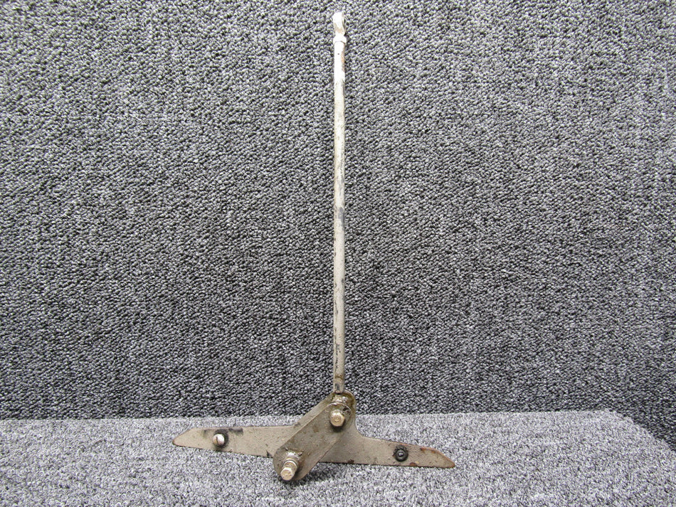 62771-001, 62766-000 Piper PA32-260 Aileron RH Bellcrank Assembly with Rod